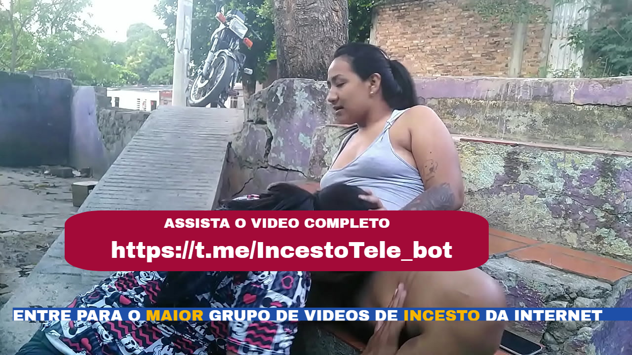 Meia-Irmã de Minissaia Preta Pinta Unhas da Irmã e Desliza pra Dedadas na Buceta Molhada – Parte 2 da Paixão Lésbica Caseira no IncestoTelegram